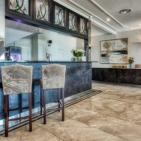 Hotel Biały Dom 3*